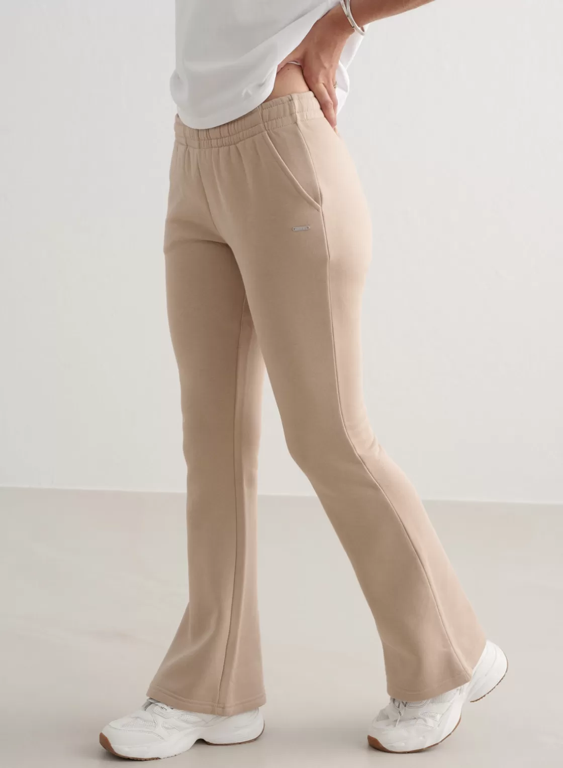 AIM’N Flare Sweatpants Beige Shop