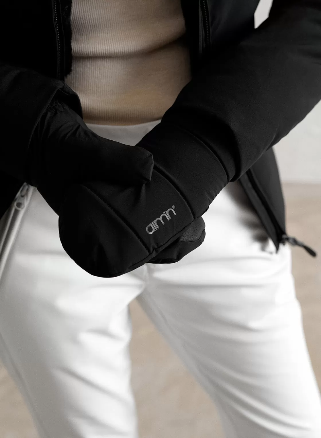 AIM’N Black Padded Mittens Fashion