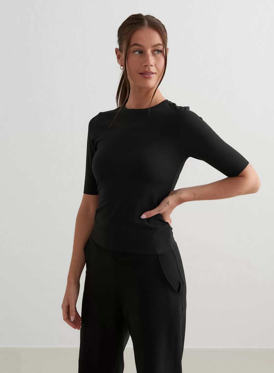 AIM’N Sense Half Sleeve Top Black Hot