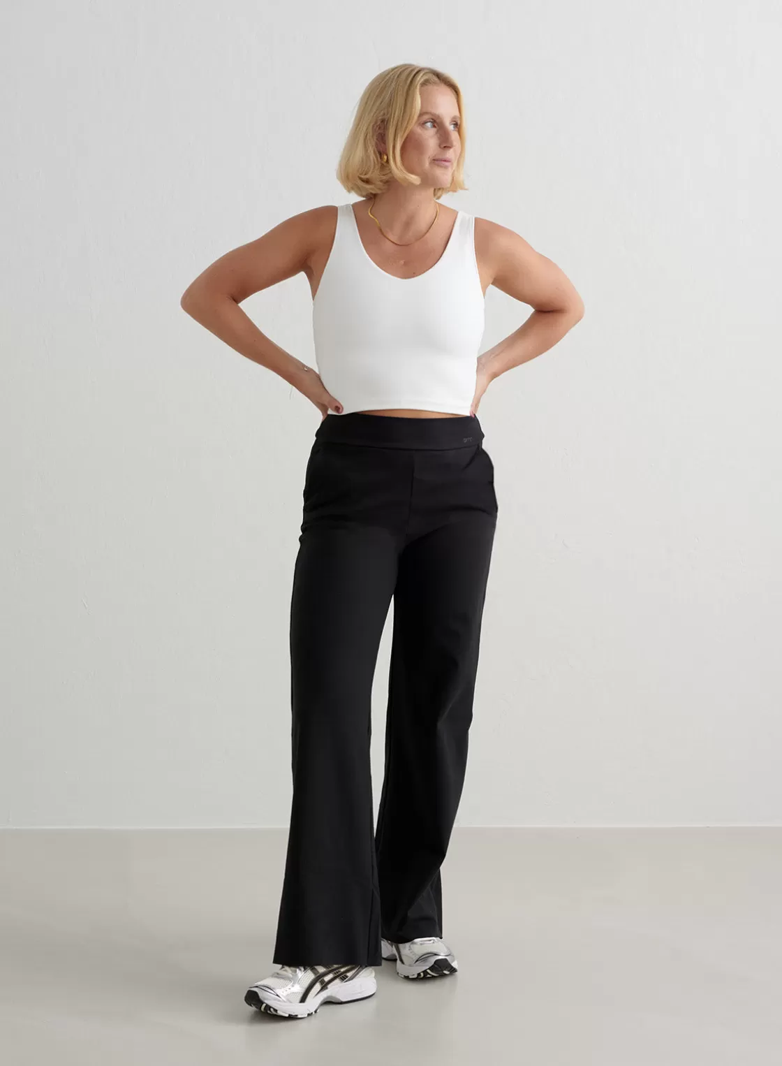 AIM’N Black Sense Wide Petite Pants Store