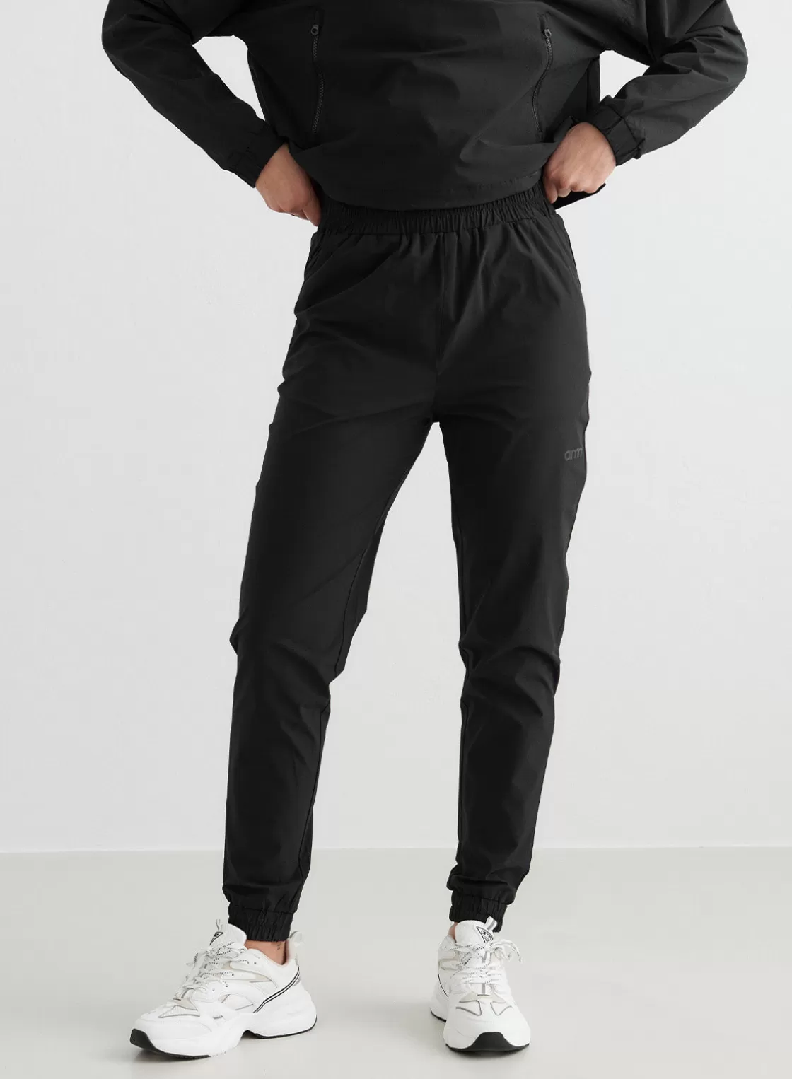 AIM’N Windbreaker Pants Black Online