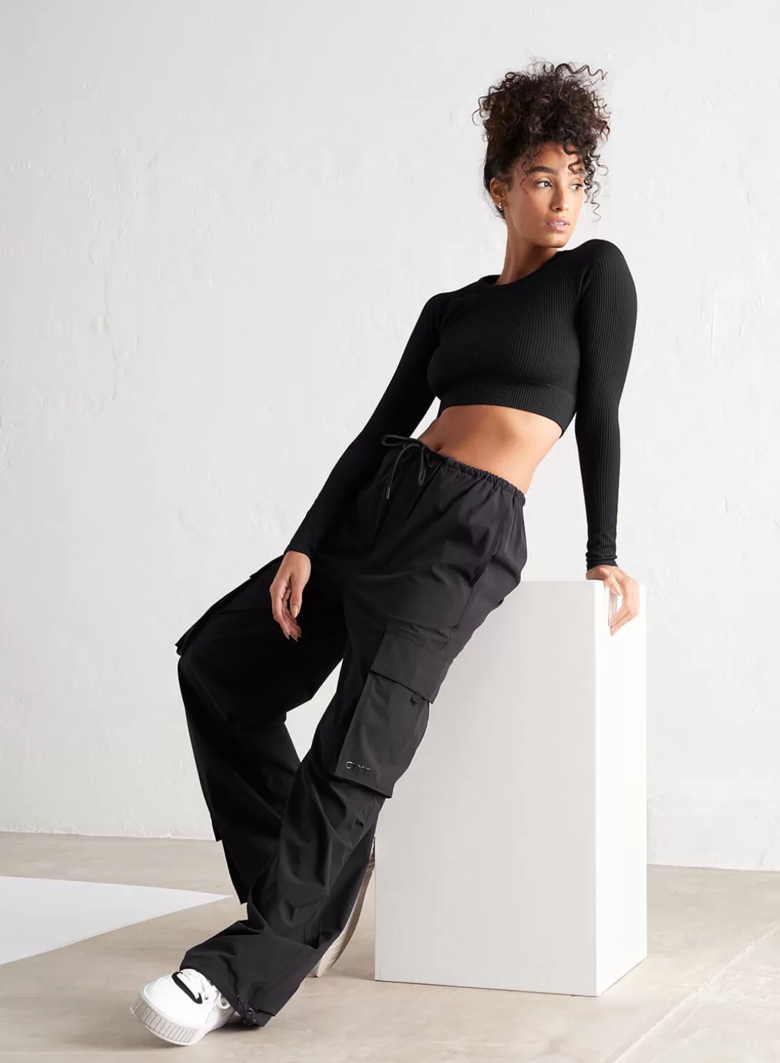 AIM’N Windbreaker Parachute Pants Black Store