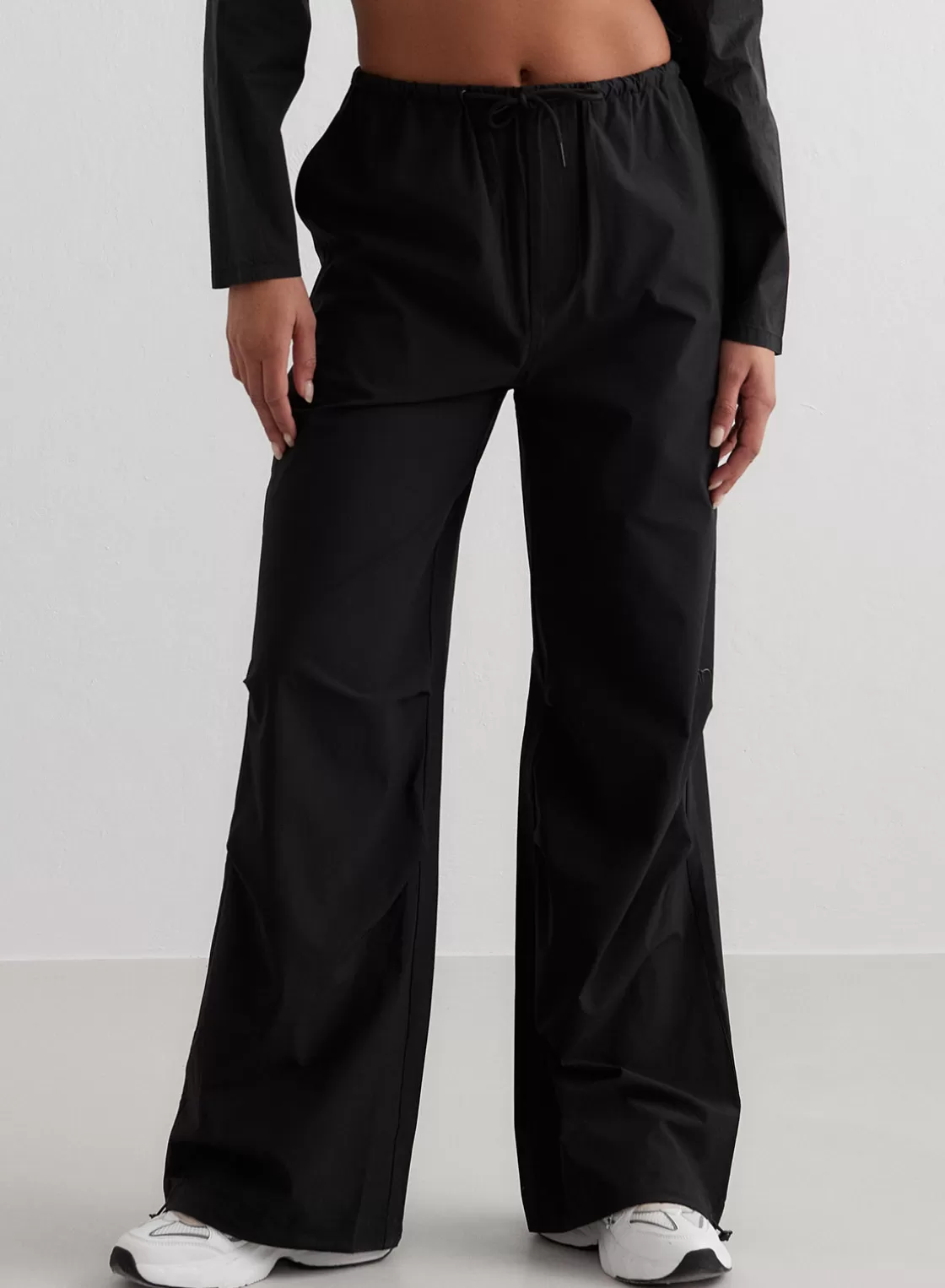 AIM’N Windbreaker Plain Parachute Pants Black Clearance